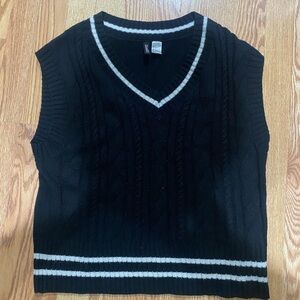 Black and White Sweater Vest Size Small